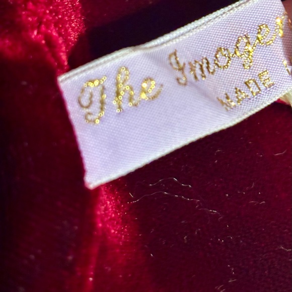 NWOT Handmade
Imogene Velvet Scarf |
Celtic Spiral Design - Picture 9 of 11